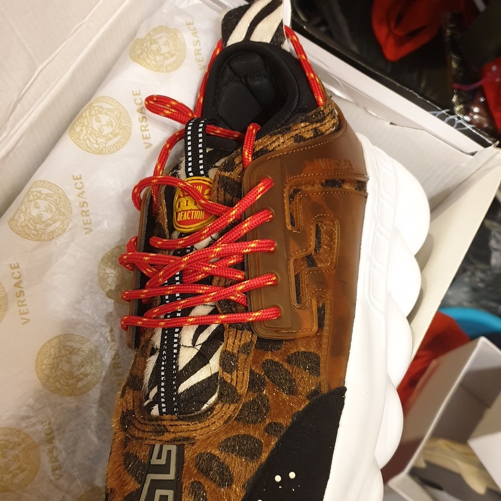 Versace chain reaction